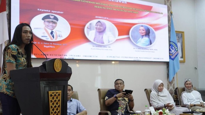 Wakil Ketua Waria Kabupaten Bone Muhammad Agus alias Agustina.