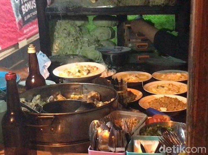 Warung bakmi jawa Pak Pele di Yogyakarta, Rabu (7/6/2023) malam.