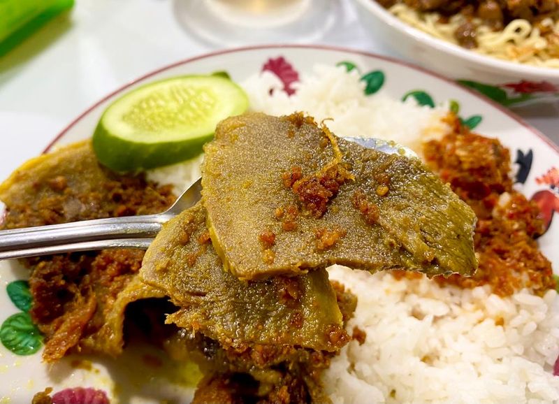 Yummy! Gurihnya Nasi Lidah dan Nasi Campur Madura di Senopati Yummy! Gurihnya Nasi Lidah dan Nasi Campur Madura di Senopati