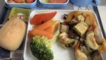Akun Instagram Ini Khusus Menilai Makanan Pesawat dari Seluruh Dunia