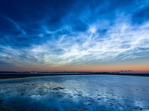 Apa Itu Awan Noctilucent? Awan Bercahaya yang Muncul Juni 2026