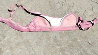 Dan sampah yang kami temukan rata-rata kebanyakan di temukan di dalam semak-semak rumput yang tinggi, semisal botol alkohol, jerigen, botol air mineral, botol oli, sendok, boks nasi, banner, kresek, payung, beberapa pasang sendal jepit, kaos kaki, pembalut bahkan celana dalam beserta BH-nya sekalian, kata tumpangcamp.