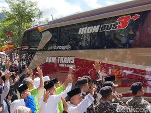 Sakit Mendadak 2 CJH Trenggalek Tak Berangkat ke Asrama Embarkasi Surabaya