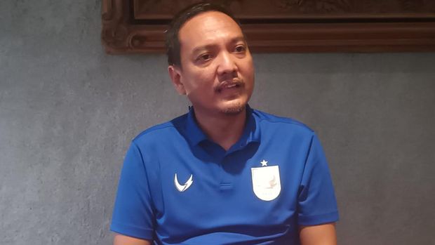 CEO PSIS Semarang Yoyok Sukawi saat memberikan keterangan pers di Semarang, Jumat (9/6/2023).