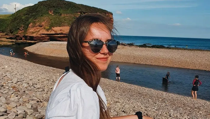 Charlotte Davies, Si Sugar Baby