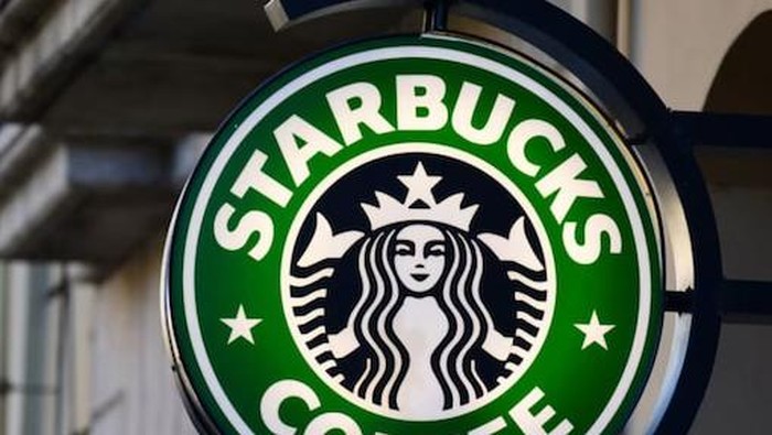 Demi Dapat Promo Starbucks Rp 34 Ribu,  Pengunjung Pria Lakukan Trik Ini!