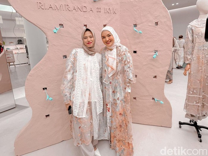 Koleksi Ria Miranda dan IKYK bertajuk  REVERIE OF MEMOIR.