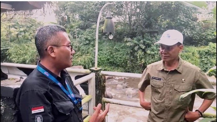 Dinas Pariwisata dan Kebudayaan (Kadisparbud) Kabupaten Bogor mengambil tindakan atas video viral pekerja wisata di Puncak, yang membuang sampah ke sungai (dok Pemkab Bogor)