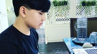 Ezzar digadang sebagai calon bintang baru. Foto: Instagram Indriani Hadi