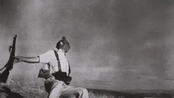 Gambar ini oleh Robert Capa, diambil pada tanggal 5 September 1936. Orang dalam gambar ini diidentifikasi sebagai anarkis federico borrel Garcia. Foto: via 121Cliks