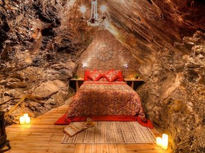 Hotel Terdalam Dunia Letaknya 419 Meter di Bawah Tanah, Berani Coba?