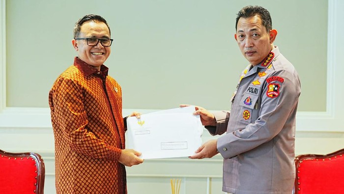 Kapolri Jenderal Listyo Sigit Prabowo bertemu dengan MenPAN-RB Abdullah Azwar Anas membahas pemberantasan TPPO