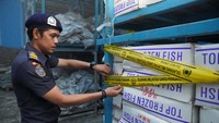 Sebanyak 20 ton ikan beku jenis salem yang disegel itu berasal dari China. 