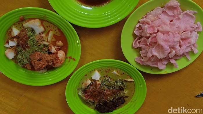 Ketupat Sayur Padang Legendaris di Tebet Ecopark Ini Ada Sejak 1997