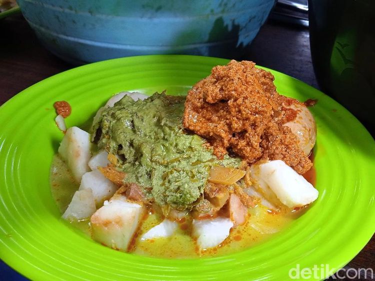 Lamaknyo! Katupe Sayur Padang Legendaris Ini Ada di Tebet Ecopark