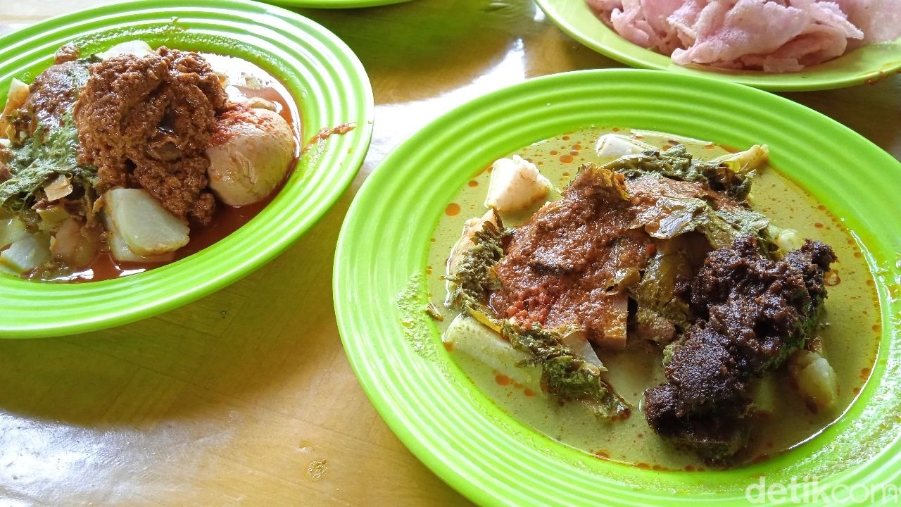 Ketupat Sayur Padang Legendaris di Tebet Ecopark Ini Ada Sejak 1997