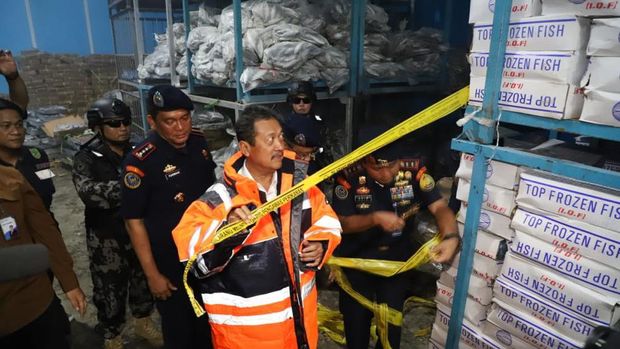KKP Segel 20 Ton Ikan Impor di Batam karena Berpotensi Rugikan Nelayan. (Dok. Kementerian Kelautan dan Perikanan Republik Indonesia)