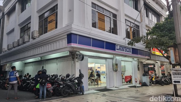 Lawson Surabaya