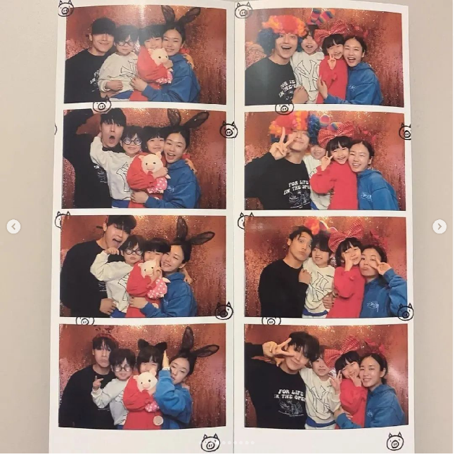 Jin Young soon meninggal dengan bahagia karena dia tahu Kang Ho tak akan sendirian di dunia. Kang Ho memiliki Mi Joo dan dua anak kembar mereka, Ye-Jin dan Seo Jin. Foto: Dok. Instagram JTBC, Netflix