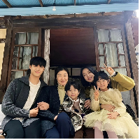 Drama Korea The Good Bad Mother tamat di episode 14 pada Kamis (8/6/2023) malam. Pada episode terakhir, Choi Kang Ho yang diperankan Lee Do Hyun melamar Lee Mi-Joo (pemain Ahn Eun Jin). Foto: Dok. Instagram JTBC, Netflix