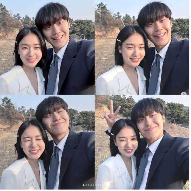 Lee Do Hyun dan Ahn Eun Jin berfoto mesra untuk adegan lamaran mereka di The Good Bad Mother episode 14. Foto: Dok. Instagram JTBC, Netflix