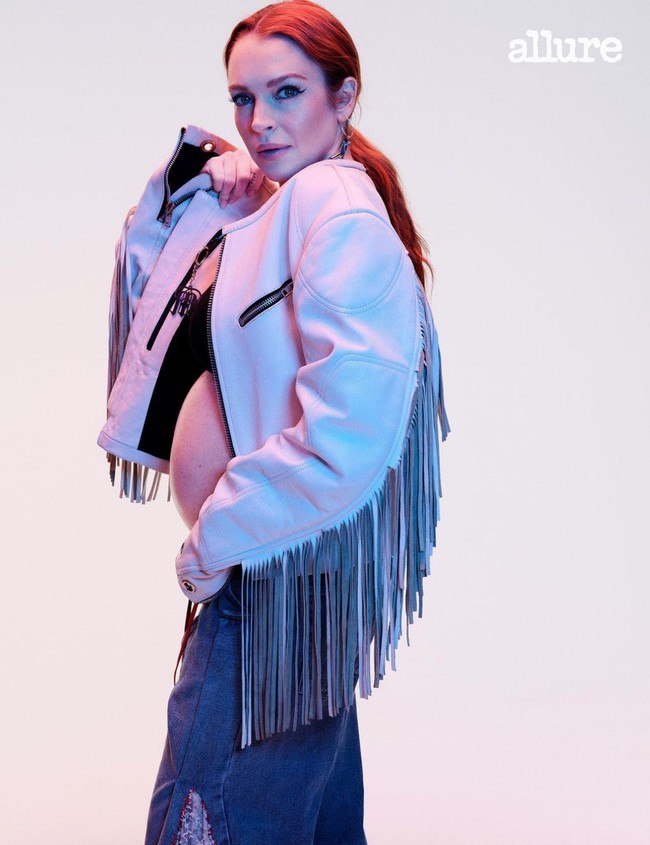 “Aku menggelembung!” kata Lindsay Lohan soal perutnya yang kian membesar. Foto: Instagram/@allure @lindsaylohan