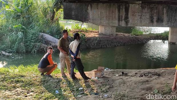 Lokasi penemuan bayi di kolong Jembatan Citarum, Kelurahan Sawah Besar, Semarang, Jumat (9/6/2023).