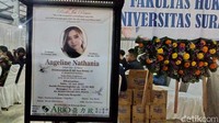 Rencananya jenazah Angeline disemayamkan di Adi Jasa hingga 10 Juni 2023. Selanjutnya, jenazah akan dibawa ke krematorium Eka Praya. Foto: Deny Prastyo Utomo/detikJatim