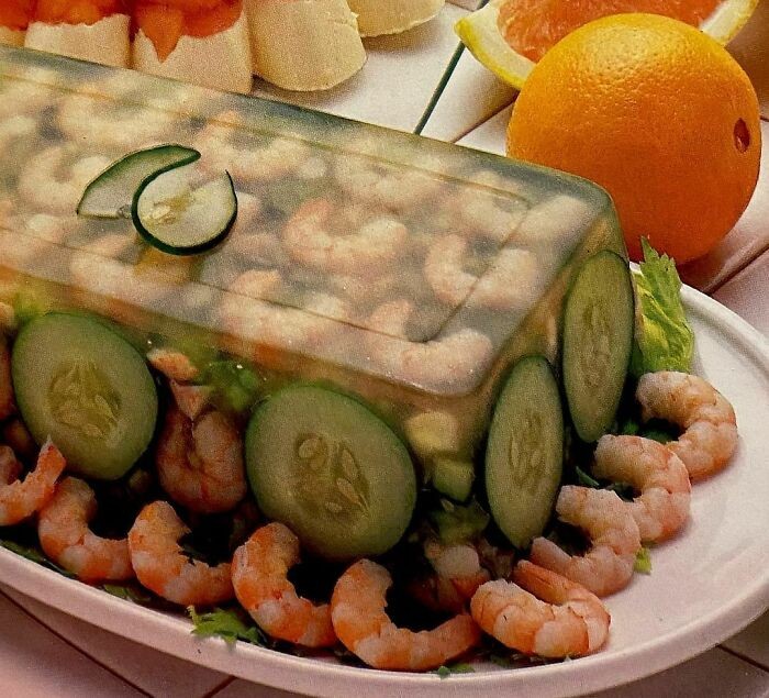 10 Tampilan Makanan Jadul yang Bentuknya Aneh dan Menjijikkan