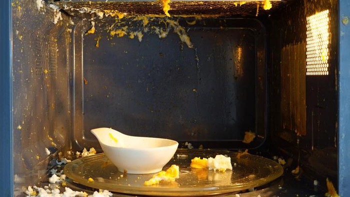 Masak telur di microwave meledak