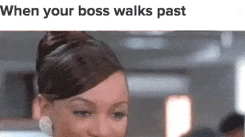 Kelihatannya kerja tapi nyatanya cuma ngetik asal. Siapa nih yang sering begini? Foto: Instagram