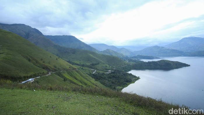 Pantai Sepanjang 22 Km Akan Dibangun di Danau Toba