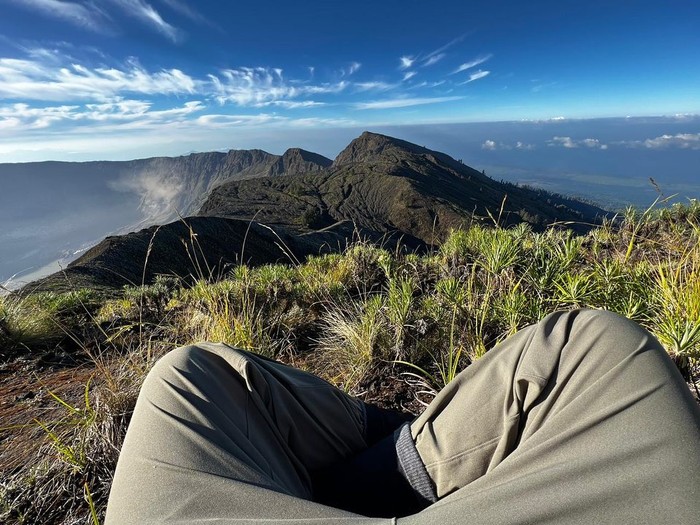 Nadiem Makarim di Gunung Tambora
