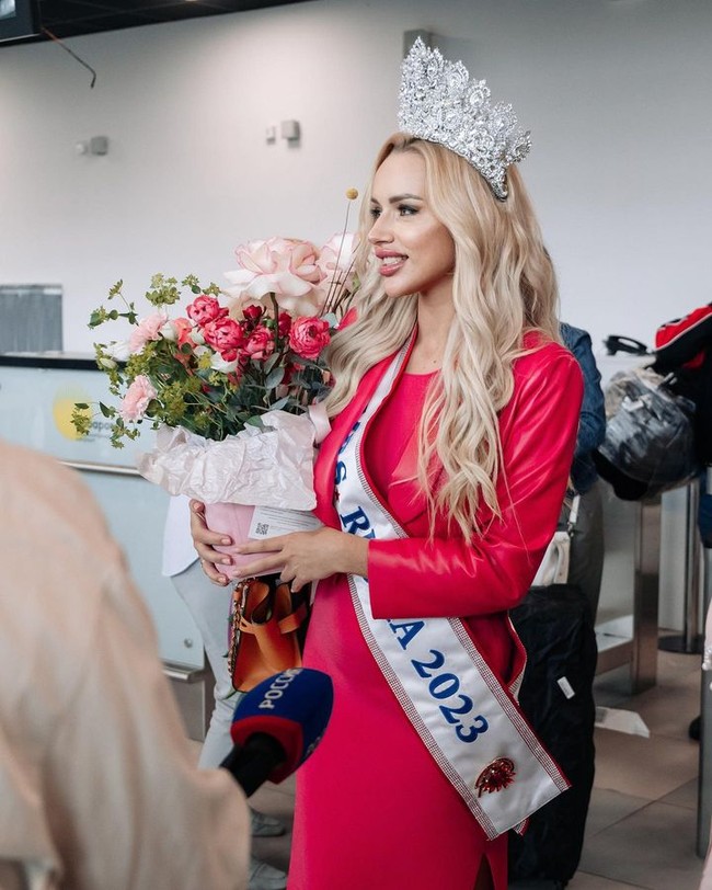 Media lokal pun menuding jika sang suami ada kaitannya dengan kemenangan Natlaya sebagai ratu kecantikan Rusia.Publik membahas hasil dari kontes Mrs Russia yang berakhir ambigu. Orang-orang heran bagaimana dengan penampilan itu Natalya bisa menyabet mahkota ratu kecantikan.Foto: Instagram
