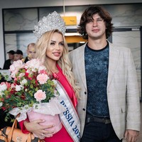 Foto penampilan asli Natalya semakin banyak menuai hujatan setelah identitas wanita 34 tahun itu ikut terungkap. Natlaya dilaporkan merupakan istri dari Roman Bezmaternykh. Pria 45 tahun tersebut merupakan pengusaha yang ternyata mensponsori kontes kecantikan yang diikuti Natalya. Foto: Instagram