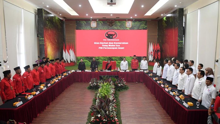 Partai Perindo resmi mendukung Ganjar Pranowo di Pilpres 2024. Dukungan tersebut disampaikan langsung ke Ketum PDIP Megawati Soekarnoputri dan Ganjar.