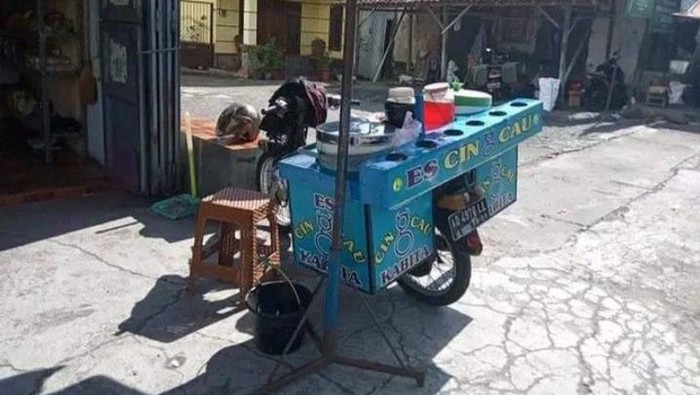 Tangkapan layar postingan motor penjual es cincau yang hilang.