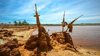 Penampakan sungai Rio Tinto yang terletak di barat daya Spanyol, tepatnya di Minas de Riotinto, Provinsi Huelva, Spanyol, Selasa (6/6/2023).