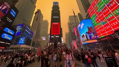 Potret Times Square Dikepung Kabut Asap Karhutla Kanada