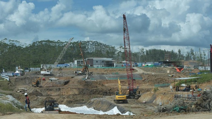Proyek pembangunan Istana Presiden di Kawasan Inti Pusat Pemerintahan (KIPP) Ibu Kota Negara (IKN) Nusantara Kabupaten Penajem Pasert Utara, Kalimantan Timur, Kamis (8/6/2023). Progres pembangunan IKN menurut Kementerian PUPR sudah mencapai 29,87 persen hingga 4 Juni 2023 dan pembangunan ini menggunakan anggaran dari total pagu tahun 2023 sebesar Rp 26,67 triliun. ANTARA FOTO/ Fakhri Hermansyah/foc.