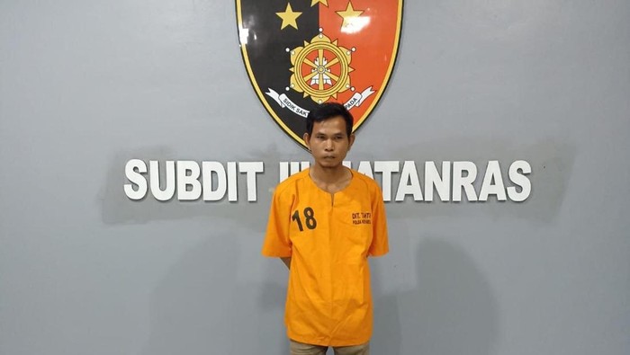 Seorang satpam mencuri laptop milik tamu hotel di Pangkalpinang.