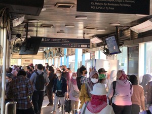 10 Halte TransJakarta Direvitalisasi, Penumpang Keluhkan Perubahan Rute