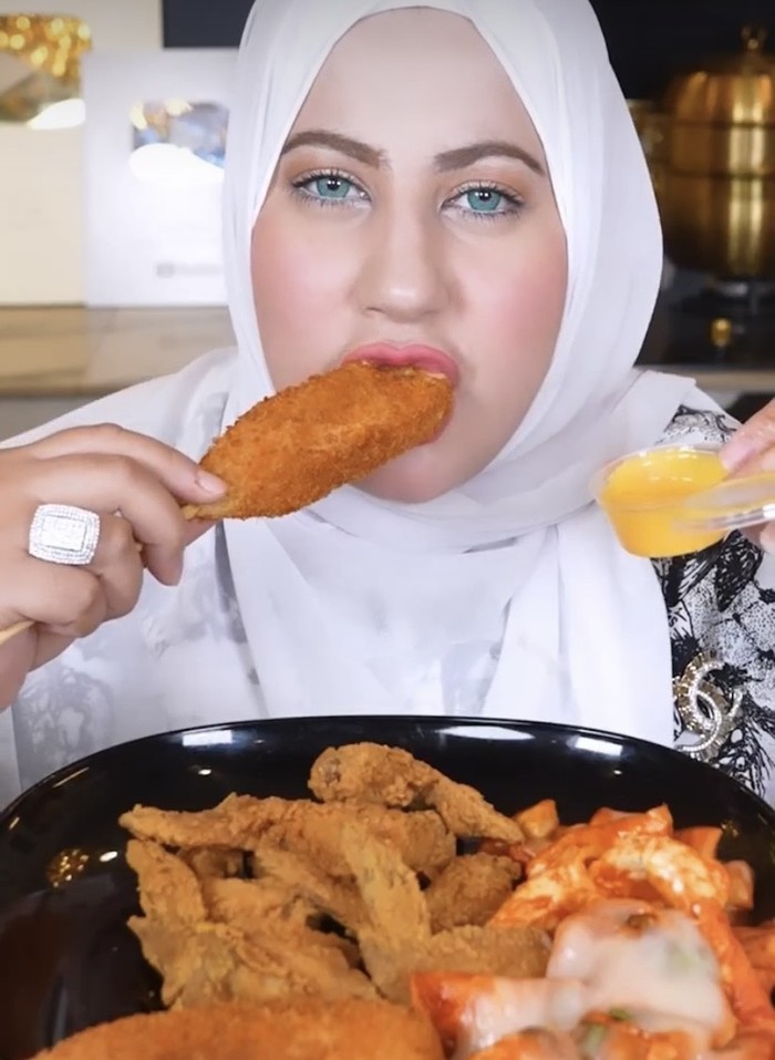 Tasyi Athasyia Tasyi Athasyia