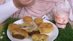 Momen Seru Tasyi Athasyia Saat Mukbang ASMR Nasi Padang dan Bakso