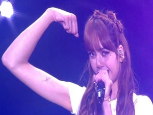 Gambar Peri Tato Lisa BLACKPINK Diledek, Lebih Mirip Gambar Nyamuk