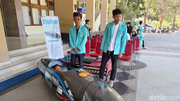 Tim Bengawan UNS meluncurkan 2 mobil untuk balapan di Sirkuit Mandalika dan Jepang. Foto diunggah Jumat (9/6/2023).