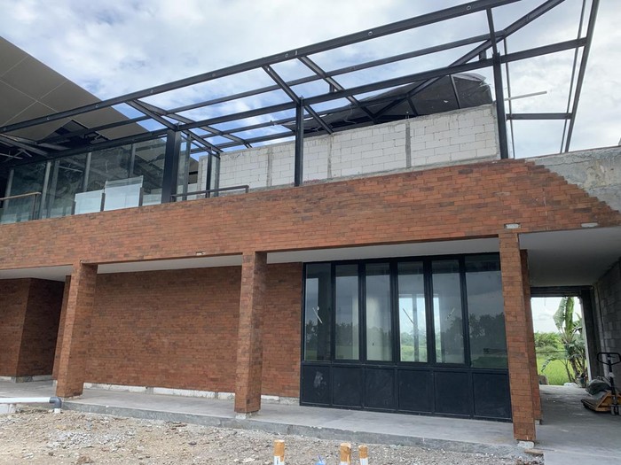 Salah satu bangunan di area Training Center Pantai Purnama yang nantinya ada beberapa fasilitas.