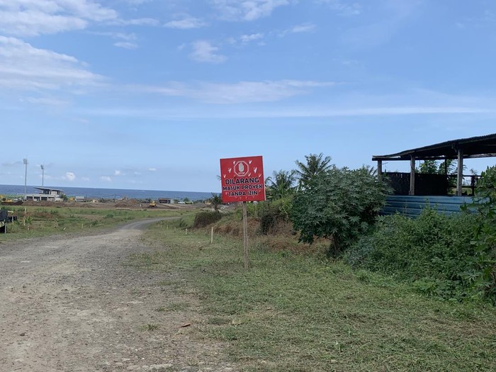 Masuk area Training Center Pantai Purnama milik Bali United harus berizin.
