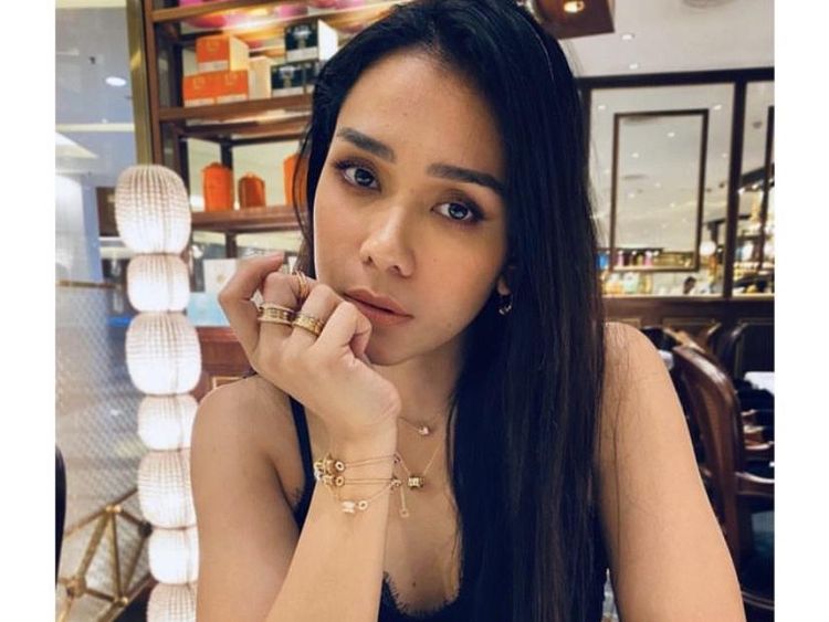 Adinia Wirasti, Aktris Cantik Ini Hobi Minum Teh