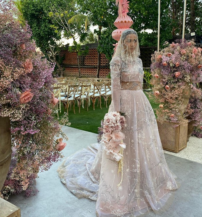 Adinia Wirasti menikah.